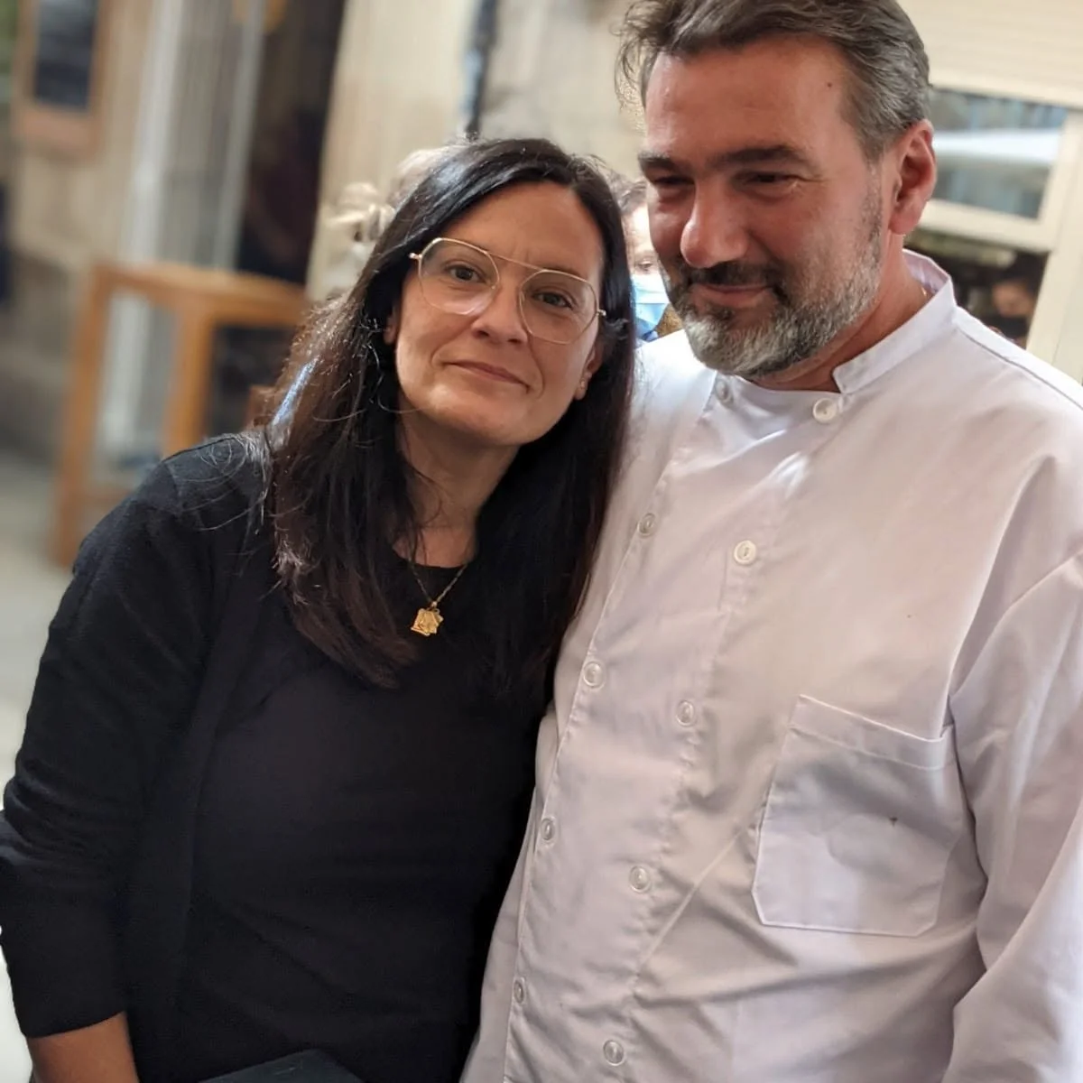 toni-portela-chef-restaurante-lugo Toni Portela, chef del restaurante, junto a su socia